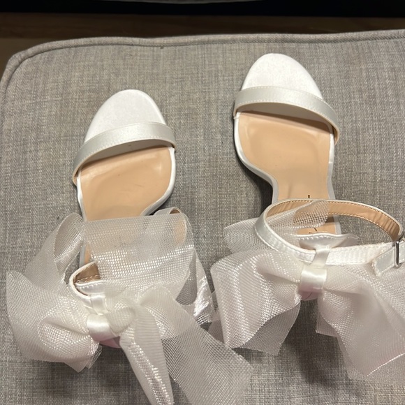 Lulus bow heels - Picture 2 of 3